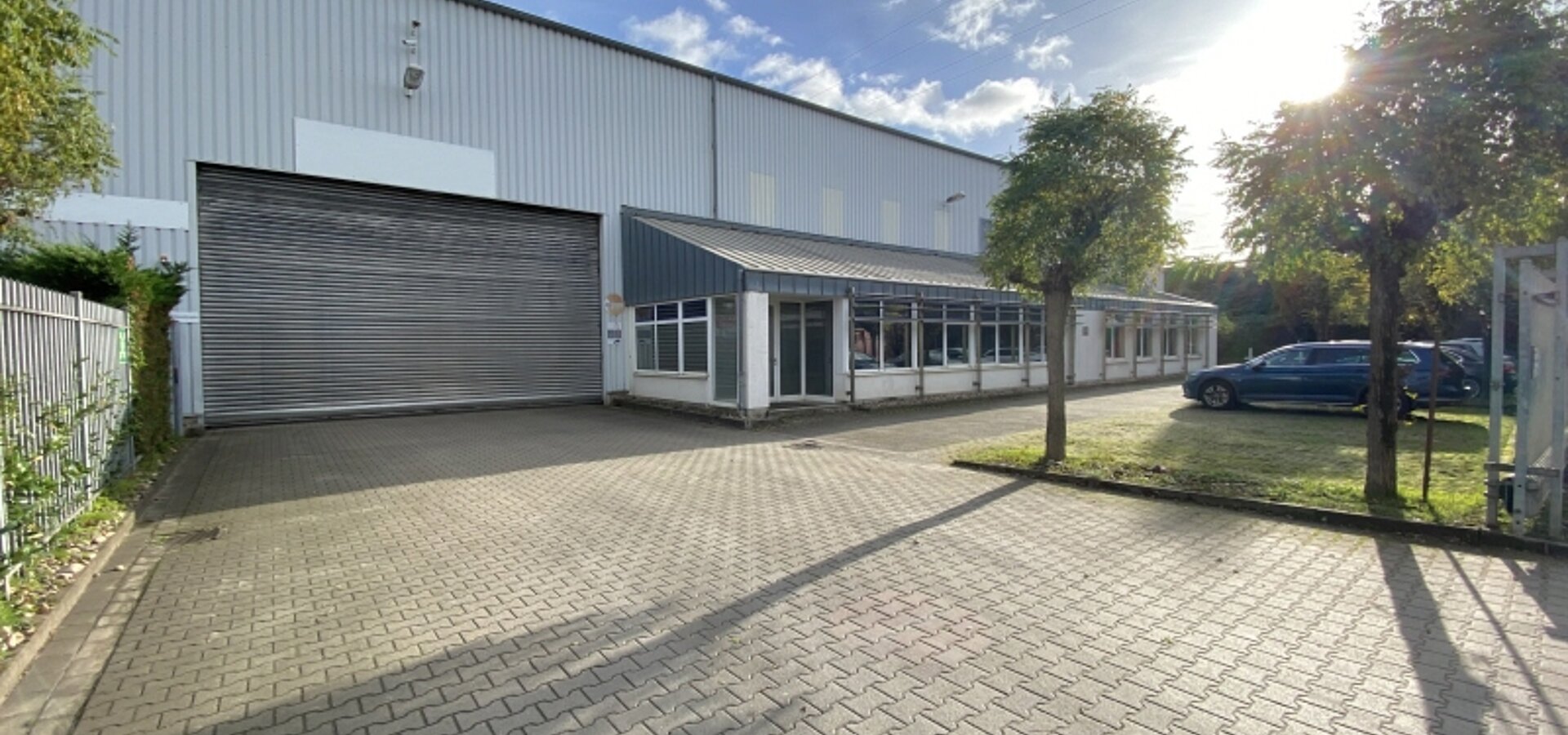 Außenansicht Hallenfläche