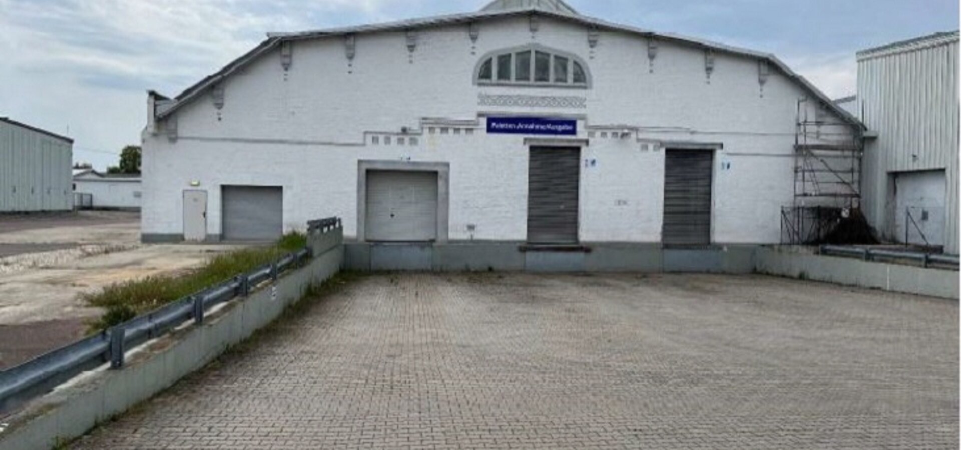 Halle 1 außen