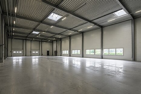3.600 m² | Umschlag | großzügige Außenflächen 3.600 m² | Umschlag | großzügige Außenflächen