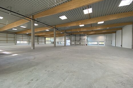 Neubau | PV-Anlage | Rampen | ca. 8 m UKB Neubau | PV-Anlage | Rampen | ca. 8 m UKB