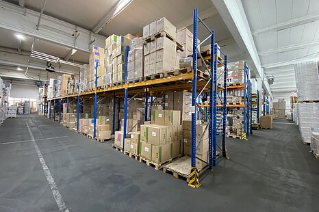 Lager-/ Produktionsfläche | Hebebühne | Rampe | ebenerdig Lager-/ Produktionsfläche | Hebebühne | Rampe | ebenerdig