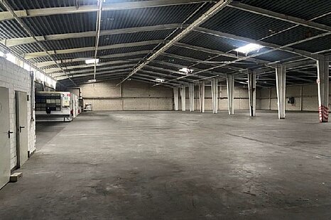 Osnabrück, ca. 2.000 m² ebenerdige Hallenfläche im Industriegebiet zu vermieten Osnabrück, ca. 2.000 m² ebenerdige Hallenfläche im Industriegebiet zu vermieten
