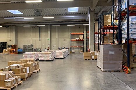 Manching, ca. 1.900 m² Hallenfläche zzgl. Büro und ausreichend Freifläche zu vermieten Manching, ca. 1.900 m² Hallenfläche zzgl. Büro und ausreichend Freifläche zu vermieten