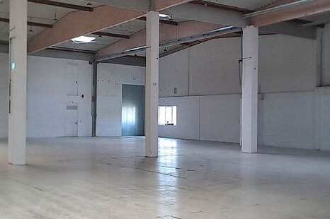 Warstein-Belecke | ca. 1.800 m² teilbare Lager-/Logistikhalle mit Büro & Freifläche Warstein-Belecke | ca. 1.800 m² teilbare Lager-/Logistikhalle mit Büro & Freifläche