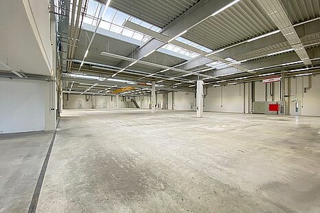 Leipzig | ca. 300 - 4.000 m² | Lager, Büro und Produktion | Kranbahn | bis zu 18 m Hallenhöhe Leipzig | ca. 300 - 4.000 m² | Lager, Büro und Produktion | Kranbahn | bis zu 18 m Hallenhöhe