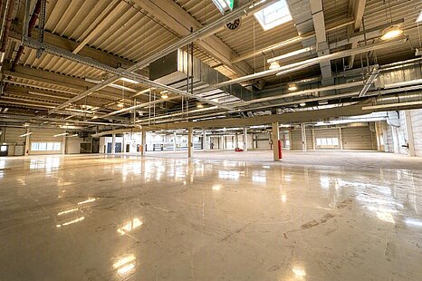 5.000 m² Forschungs-/Produktionsfläche mit Büro zu vermieten 5.000 m² Forschungs-/Produktionsfläche mit Büro zu vermieten