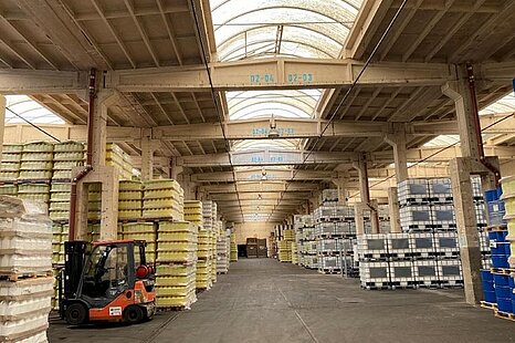 Sch&ouml;nebeck | ca. 20.000 m&sup2; Hallenfl&auml;che, teilbar ab ca. 1.000 m&sup2; | ca. 3.600 m&sup2; B&uuml;rofl&auml;che