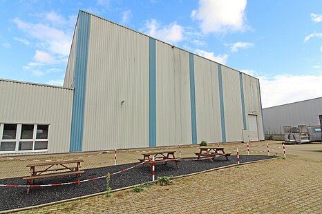 EBENERDIG | RAMPEN | REGALIERT | 10 M UKB EBENERDIG | RAMPEN | REGALIERT | 10 M UKB