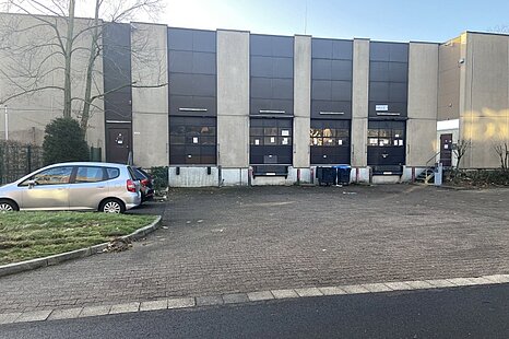 Rampen | ebenerdig | 6,5 m UKB | Businesspark | Pkw-Stellplätze Rampen | ebenerdig | 6,5 m UKB | Businesspark | Pkw-Stellplätze
