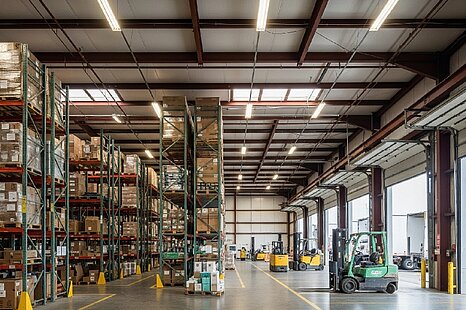 ab 4.200 m² | Produktionshalle | 7,70 m UKB | provisionsfrei ab 4.200 m² | Produktionshalle | 7,70 m UKB | provisionsfrei