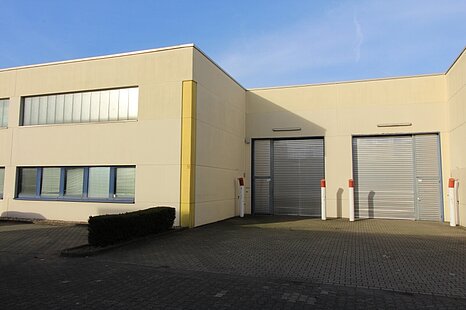 Provisionsfrei | ca. 6 m UKB | Modern | ebenerdige Tore Provisionsfrei | ca. 6 m UKB | Modern | ebenerdige Tore