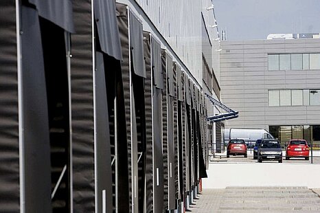 Logistikzentrum mit ca. 35.000 qm Hallenfläche zu vermieten! Logistikzentrum mit ca. 35.000 qm Hallenfläche zu vermieten!
