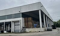 Überdachter Ladebereich