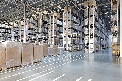 N&auml;he Ulm, ca. 10.000 m&sup2; hochwertige Lager- und Logistikfl&auml;che zu vermieten - teilbar