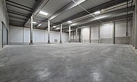 Innenansicht Halle Vergleich