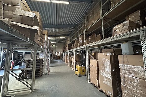 ca. 1.100 m&sup2; ebenerdige Kaltlagerhalle mit Freifl&auml;che in Trittau