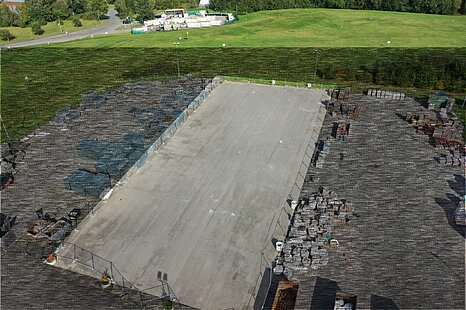 ca. 2.200 m&sup2; bis zu ca. 4.500 m&sup2; gro&szlig;es, asphaltiertes Gewerbegrundst&uuml;ck in Trittau