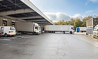 Außenansicht Hallenfläche online