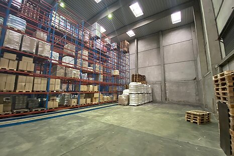 HH-City-Süd, ca. 1.650 m² ebenerdiges Hochregallager mit Büroanteil HH-City-Süd, ca. 1.650 m² ebenerdiges Hochregallager mit Büroanteil