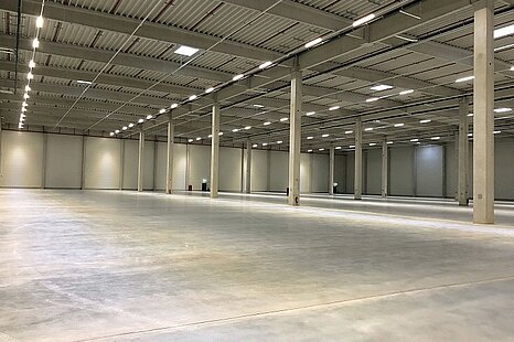 Nähe Dresden | ca. 20.000 m² Produktion & Logistik | teilbar ab 5.000 m² | Rampen Nähe Dresden | ca. 20.000 m² Produktion & Logistik | teilbar ab 5.000 m² | Rampen