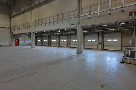 Ca. 7.000 qm Lager- / Logistikfl&auml;chen | Rampen + ebenerdig | Ca. 10,50 m UKB