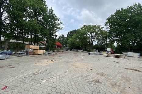 ca. 6.000 m² große, umzäunte Freifläche in Flughafennähe ca. 6.000 m² große, umzäunte Freifläche in Flughafennähe
