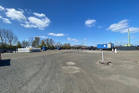 IM ALLEINAUFTRAG - ca. 1.500 m² große, schwerlastfähige Freifläche IM ALLEINAUFTRAG - ca. 1.500 m² große, schwerlastfähige Freifläche