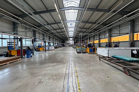 Halle & Sozialgebäude in Deißlingen – repräsentative Gewerbefläche an der B 27 Halle & Sozialgebäude in Deißlingen – repräsentative Gewerbefläche an der B 27