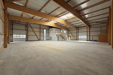 ca. 776 m² große Neubau Hallenfläche mit Büro ca. 776 m² große Neubau Hallenfläche mit Büro
