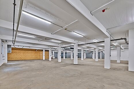 Hohenbrunn, ca. 1.000 m&sup2; Lager- und B&uuml;rofl&auml;chen zu vermieten