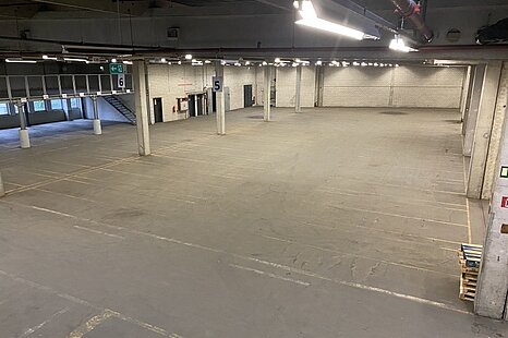 Kurzfristig verfügbar | 3 Laderampen | Mezzanine Kurzfristig verfügbar | 3 Laderampen | Mezzanine