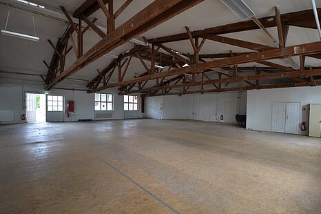 Berlin-Tempelhof, ca. 560 m&sup2; Lager und ca. 2.101 m&sup2; Event zzgl. B&uuml;ro