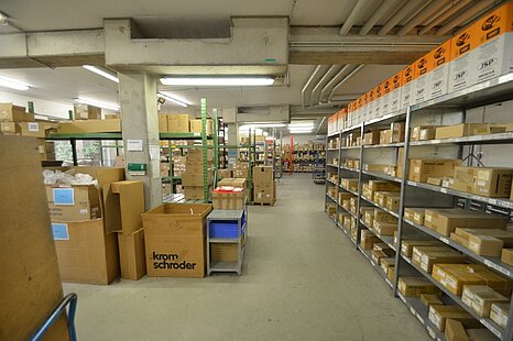 ca. 738 m² große, ebenerdige Hallenfläche mit Büro in Flughafennähe ca. 738 m² große, ebenerdige Hallenfläche mit Büro in Flughafennähe