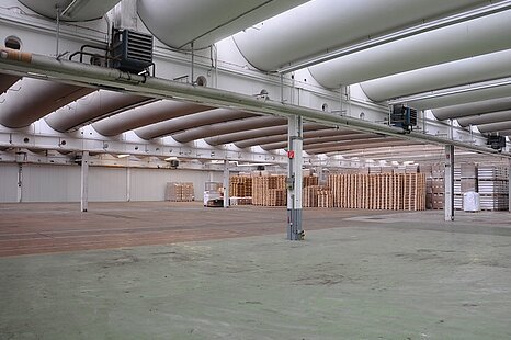 Dresden | ca. 3.200 m² Lager & Logistik, teilbar ab ca. 900 m² | Rampe und ebenerdig Dresden | ca. 3.200 m² Lager & Logistik, teilbar ab ca. 900 m² | Rampe und ebenerdig