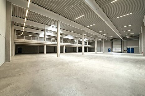 5.500 m² Lager-Produktions-Selfstorage-Standort mit besten Andienungsmöglichkeiten - ab sofort 5.500 m² Lager-Produktions-Selfstorage-Standort mit besten Andienungsmöglichkeiten - ab sofort