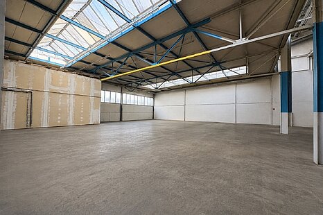 Provisionsfrei: Zentrumsnahe Hallenfläche mit ausreichend Freifläche zu vermieten! Provisionsfrei: Zentrumsnahe Hallenfläche mit ausreichend Freifläche zu vermieten!