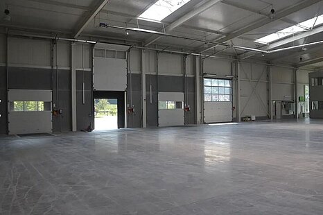Obertraubling, ca. 3.100 m² Lagerfläche zu vermieten Obertraubling, ca. 3.100 m² Lagerfläche zu vermieten