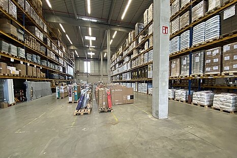 Vielseitig nutzbare Lagerhallen inkl. B&uuml;ro in TOP Lage