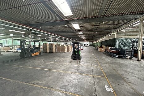 ca. 1.000 m&sup2; bis zu ca. 4.800 m&sup2; Hallenfl&auml;che mit Rampenandienung in Wentorf
