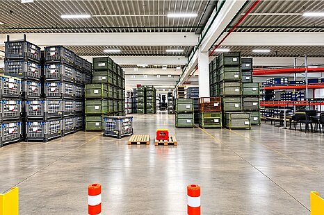 7.600 m² Lager & Logistik | Reifenlager geeignet | 14 Rampen | Außenfläche 7.600 m² Lager & Logistik | Reifenlager geeignet | 14 Rampen | Außenfläche