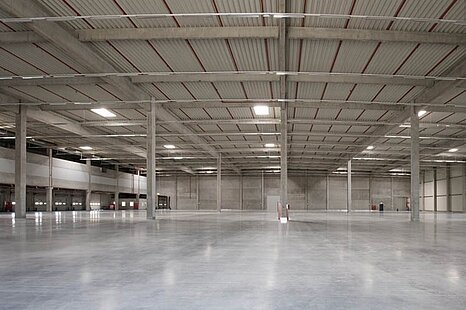 Deckensprinklerung | RWA | ca. 10,50 m UKB Deckensprinklerung | RWA | ca. 10,50 m UKB