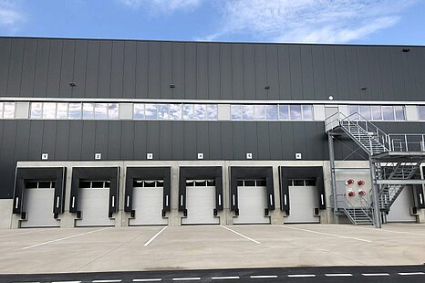 Logistikneubau | Rampen | ebenerdig | 10 m UKB Logistikneubau | Rampen | ebenerdig | 10 m UKB