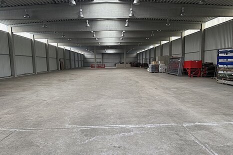 Sofort verf&uuml;gbare Lagerhalle zu verkaufen