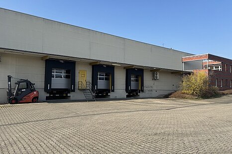 Lager- / Logistikfläche | 24/7 | Rampentore Lager- / Logistikfläche | 24/7 | Rampentore