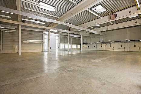 Vilshofen an der Donau, ca. 1.400 m² Hallenfläche zu vermieten Vilshofen an der Donau, ca. 1.400 m² Hallenfläche zu vermieten