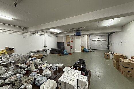 ca. 290 m² Lager-/Produktion-/Showroomfläche mit Büro ca. 290 m² Lager-/Produktion-/Showroomfläche mit Büro