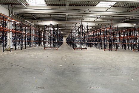 ca. 23.200 m² Lager-/Logistikfläche zzgl. Büro und Außenlager zu vermieten ca. 23.200 m² Lager-/Logistikfläche zzgl. Büro und Außenlager zu vermieten
