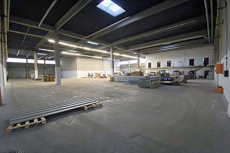 ca. 11.000 m² Lager-/Produktions-/Büroflächen nahe Autobahnkreuz zu vermieten ca. 11.000 m² Lager-/Produktions-/Büroflächen nahe Autobahnkreuz zu vermieten