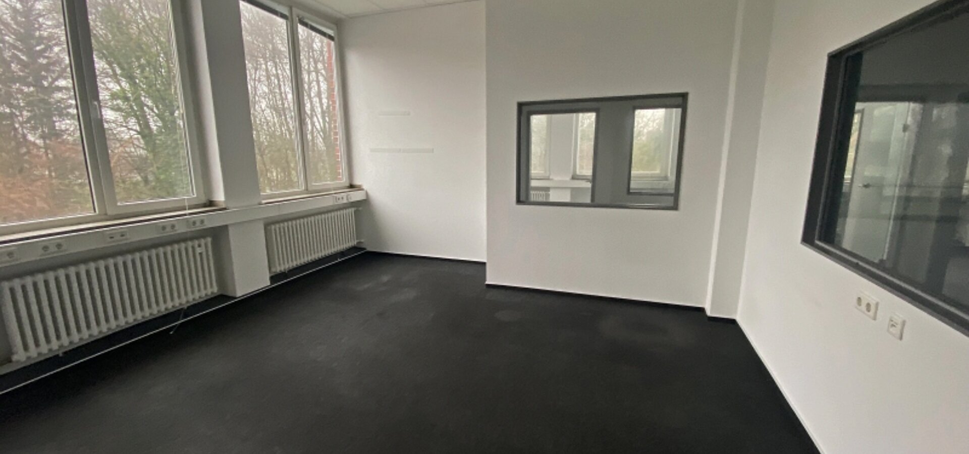 Innenansicht B&uuml;rofl&auml;che