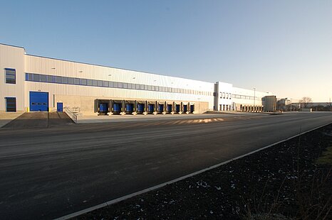 PROVISIONSFREIER NEUBAU: Ca. 20.000 qm Lager / Logistik | Rampe + ebenerdig | ca. 12,00 m UKB PROVISIONSFREIER NEUBAU: Ca. 20.000 qm Lager / Logistik | Rampe + ebenerdig | ca. 12,00 m UKB